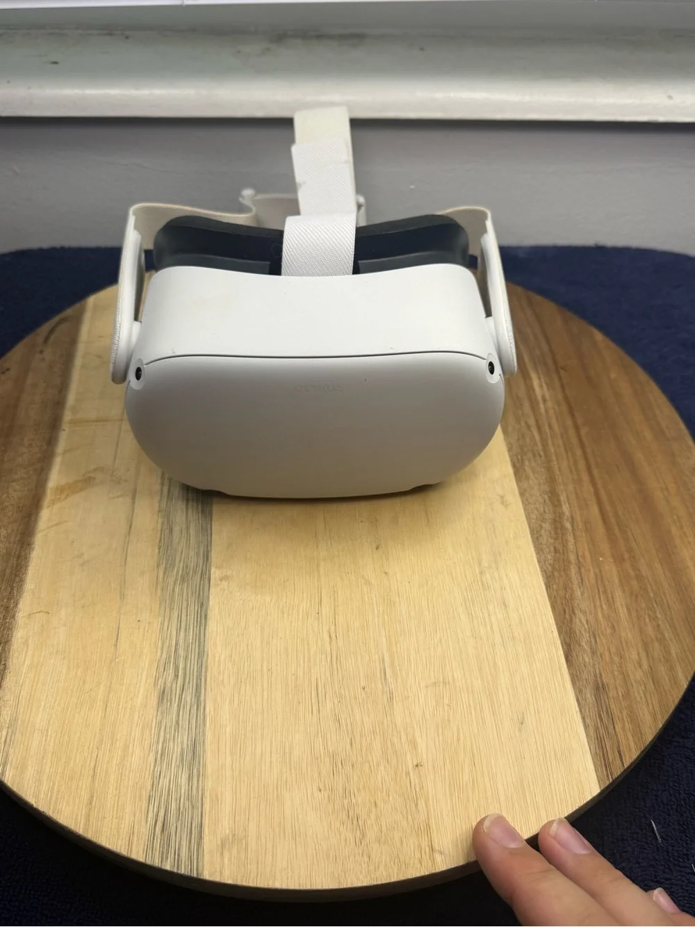 Oculus VR 64 GIG With Controllers And New Charging Stand By Nexigo